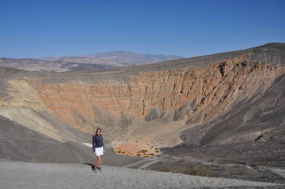 A impressionante cratera do vulcão Ubehebe, no norte do Death Valley National Park, na Califórnia - EUA